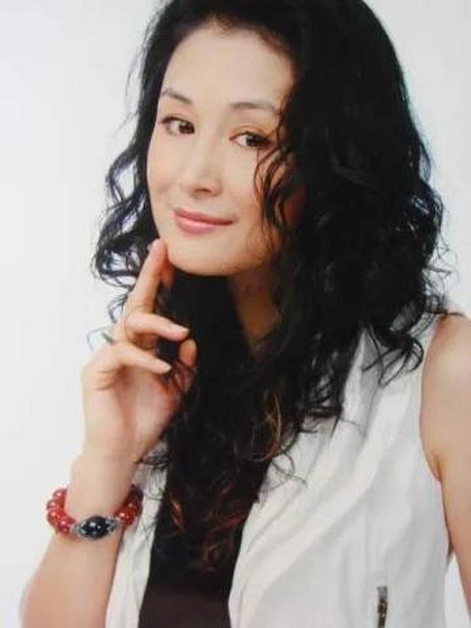 在一节目中,演员李歌非常感慨的说:"于月仙年轻时,真的是太漂亮了