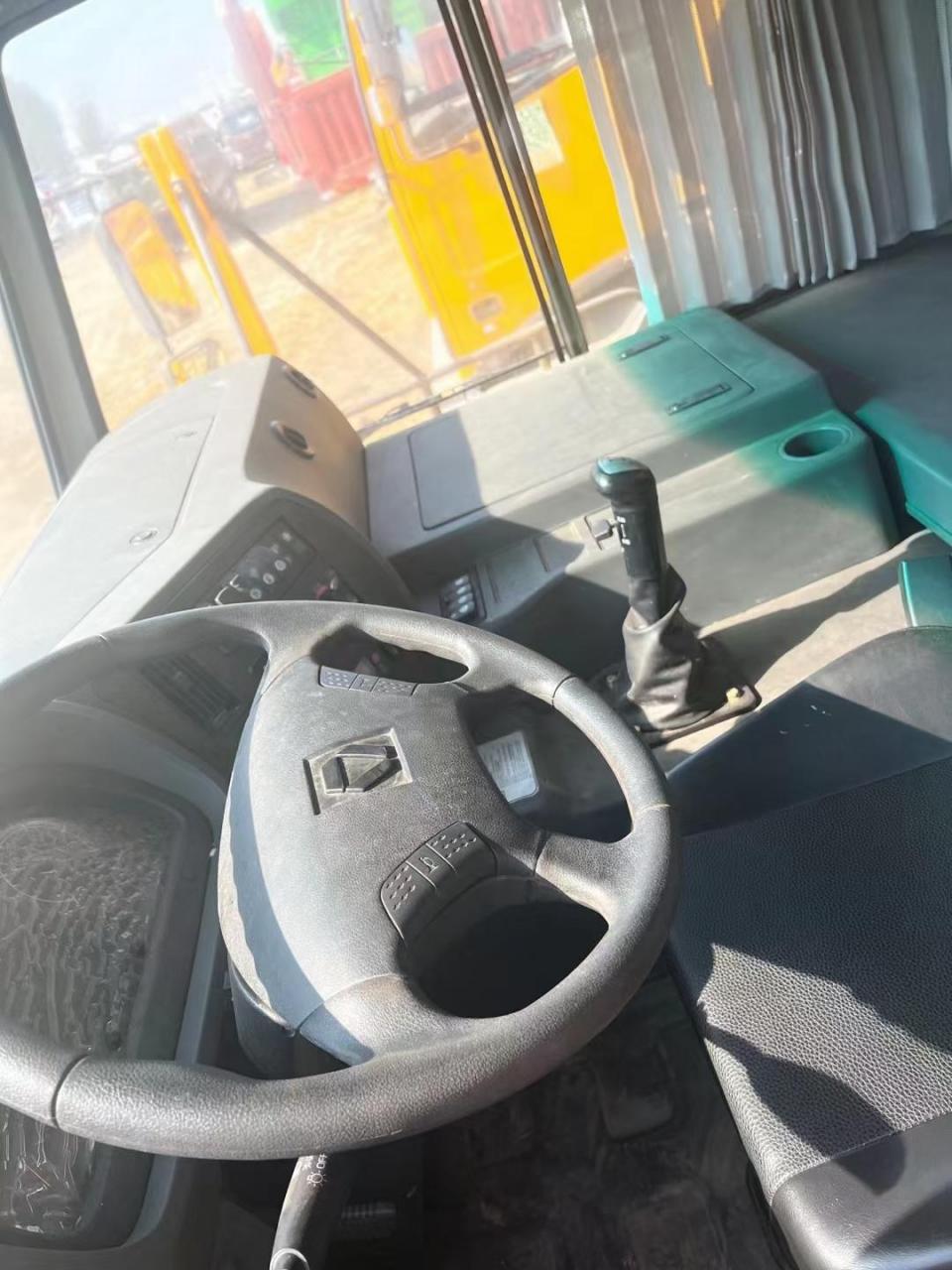 最后10台 徐工90矿卡:430马力潍柴单侧偏置左驾 6×4 徐工黄 3800
