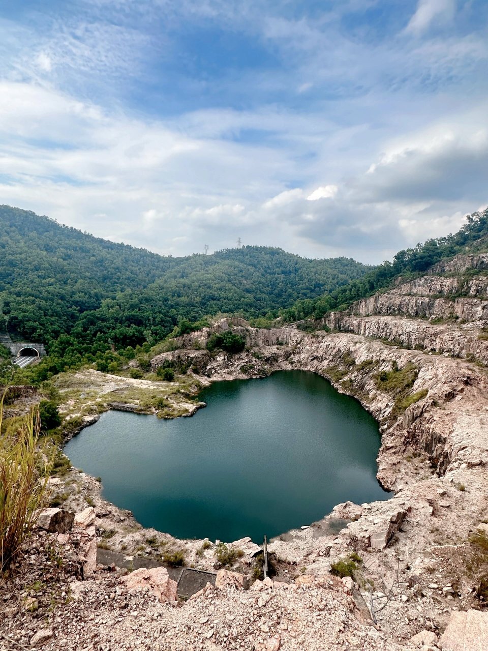 中山鹿鸣湖 记录9月6日鹿鸣湖 建议穿双防滑的鞋子, 带矿泉水 切记!