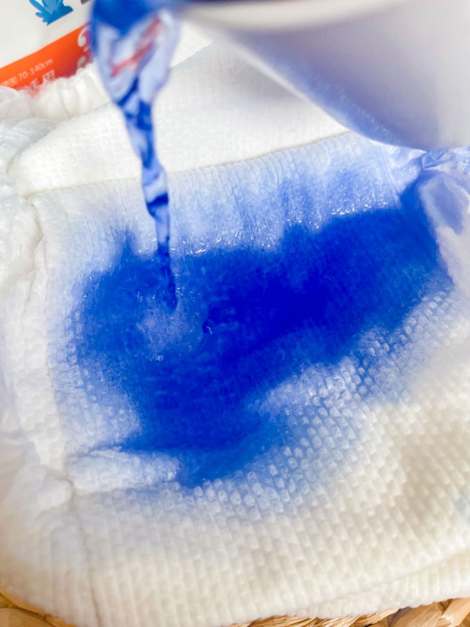 穿裙子可以穿纸尿裤吗"?