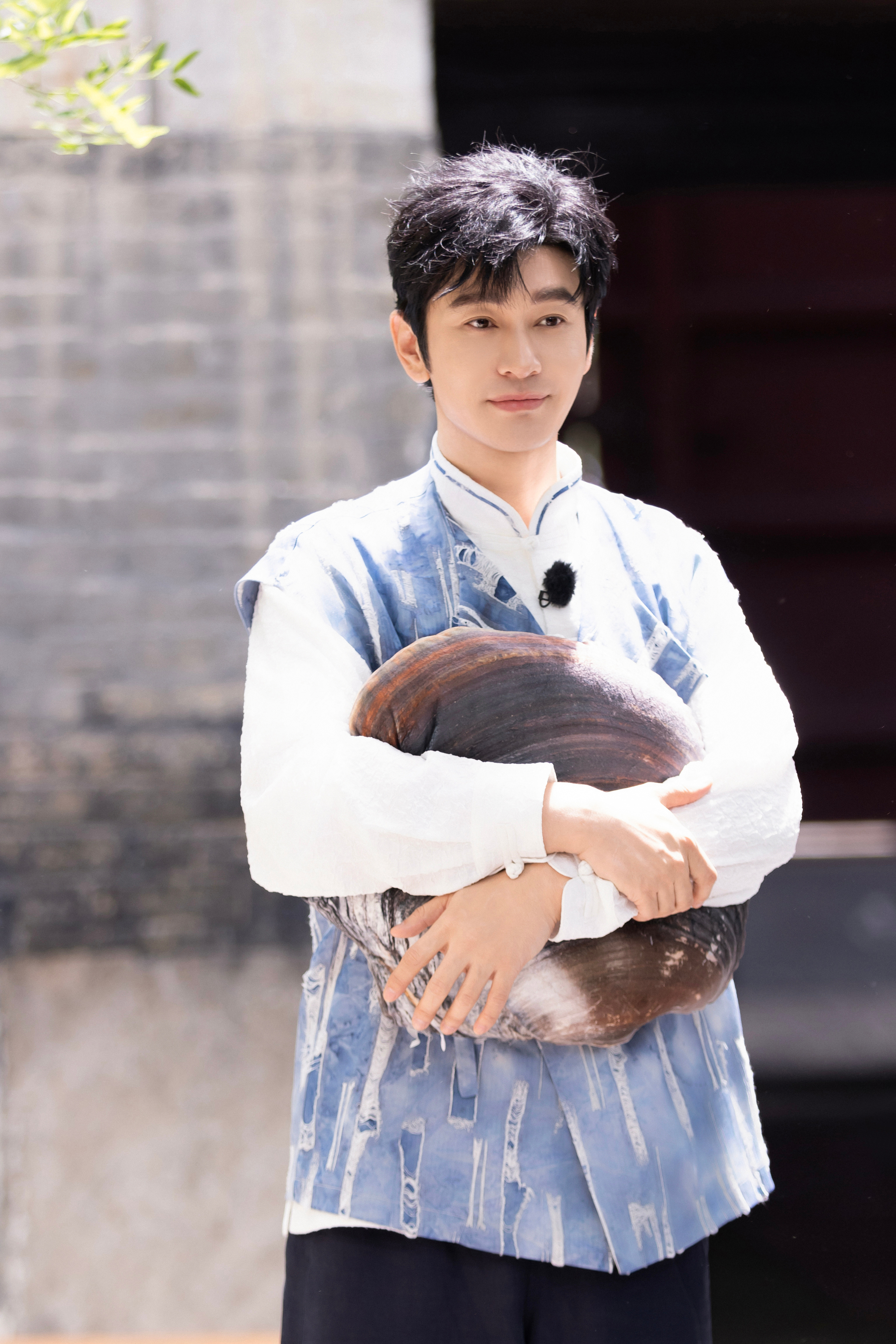 黄晓明龙舟桨手身份解锁今晚21点,一起见证东方卫视#极限挑战# 精彩