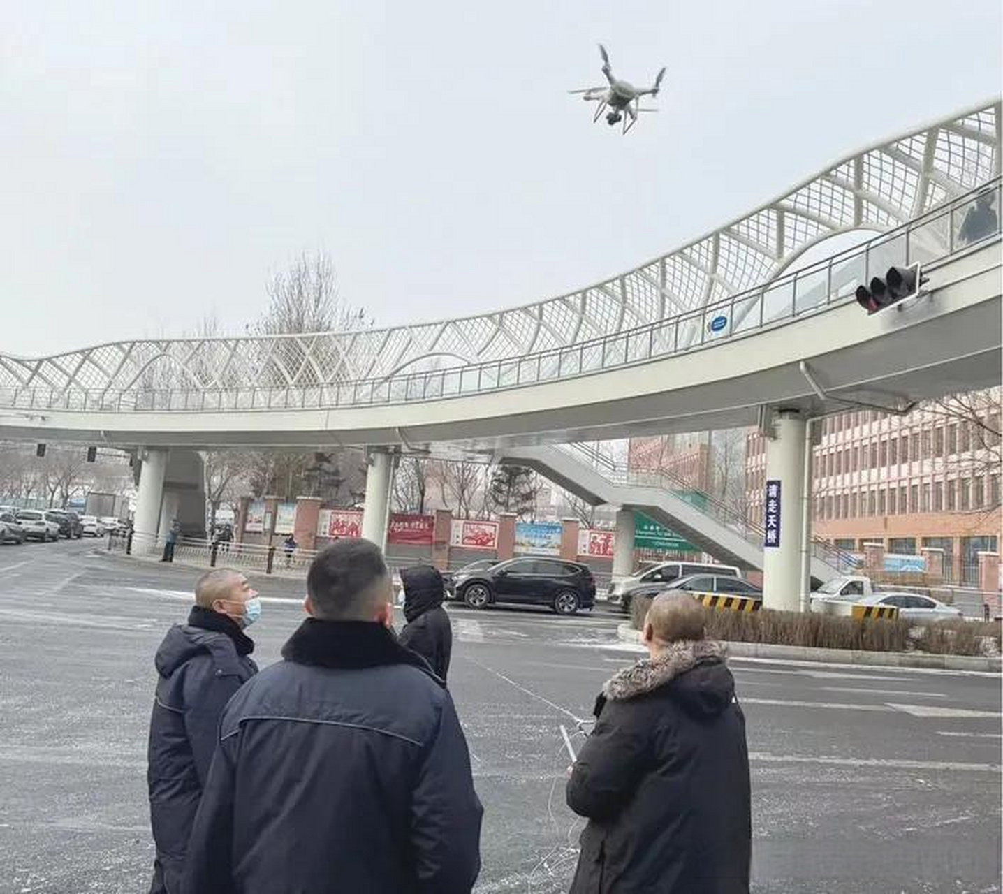 长春头条 【长春城管启用无人机巡查】1月17日,南关区城市管理行政