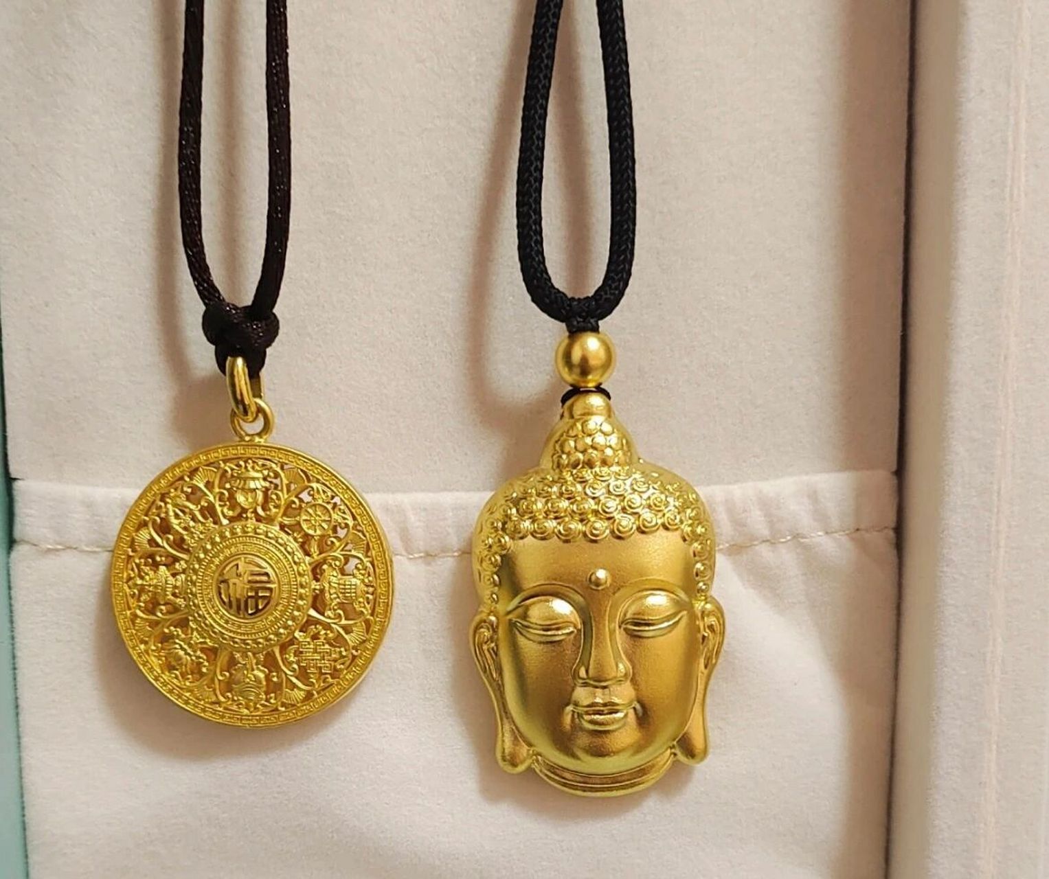 黄金吊坠 佛头 八宝罗盘终极二选一 纠结这俩款很久了  佛头看很多人