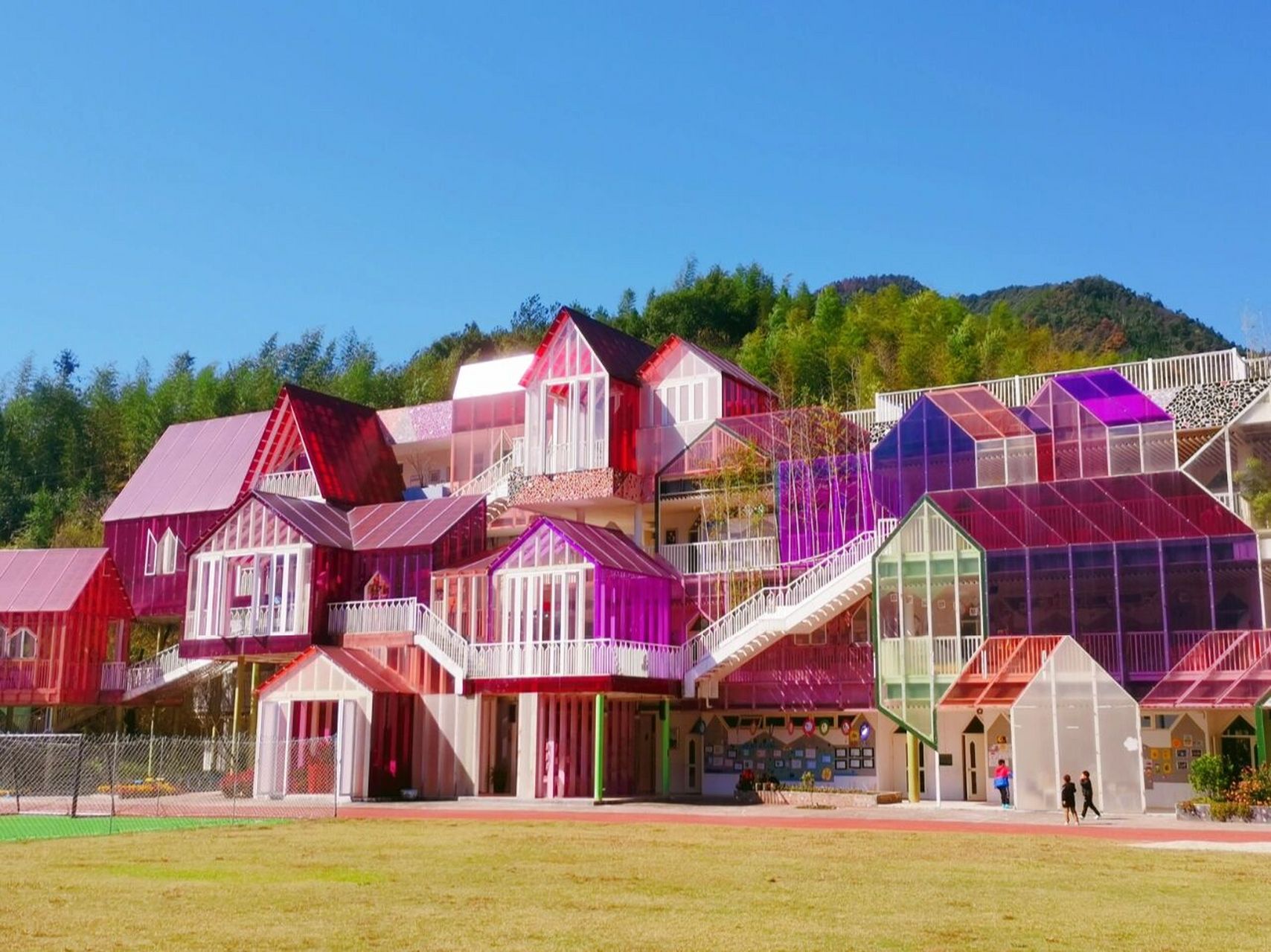 千岛湖富文网红小学打卡    网红小学实际上是淳安县富文乡中心小学