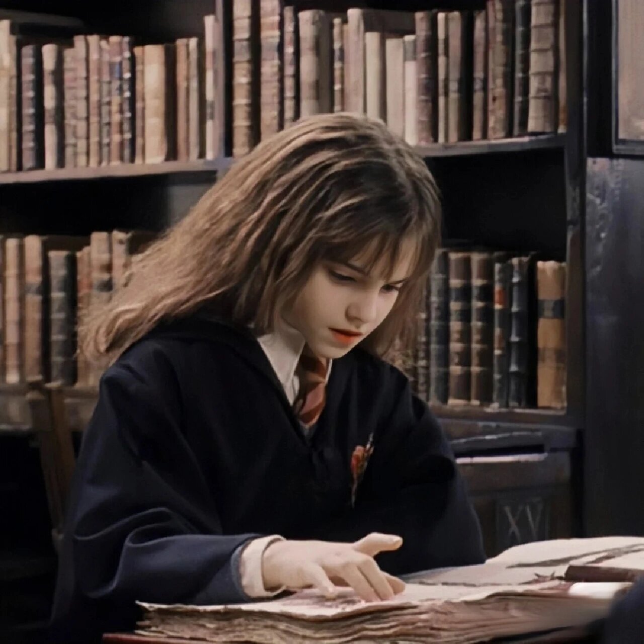 学霸头像 哈利波特里面的赫敏妥妥的学霸一枚啊 希望这些头像可以给