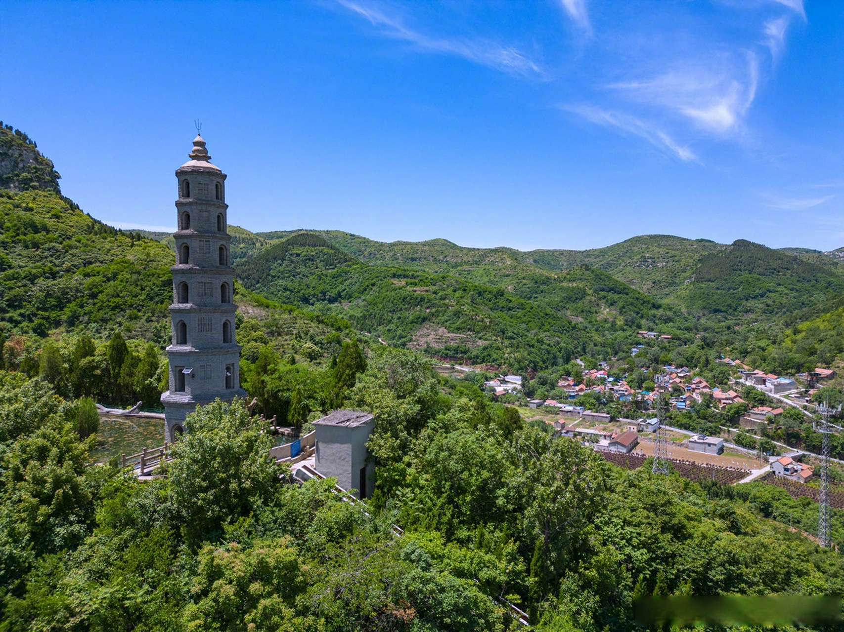 推荐一处避暑消夏的好去处,济南章丘曹范街道辖区的三王峪景区,车走经