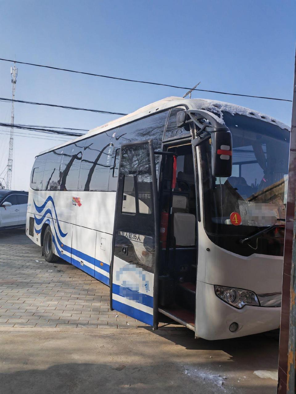 宇通6856型号2015年7月份35座,玉柴200马力,国4排放,气囊减震,锅炉