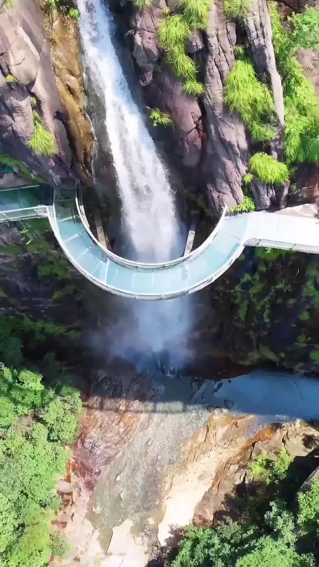 天台龙穿峡风景区