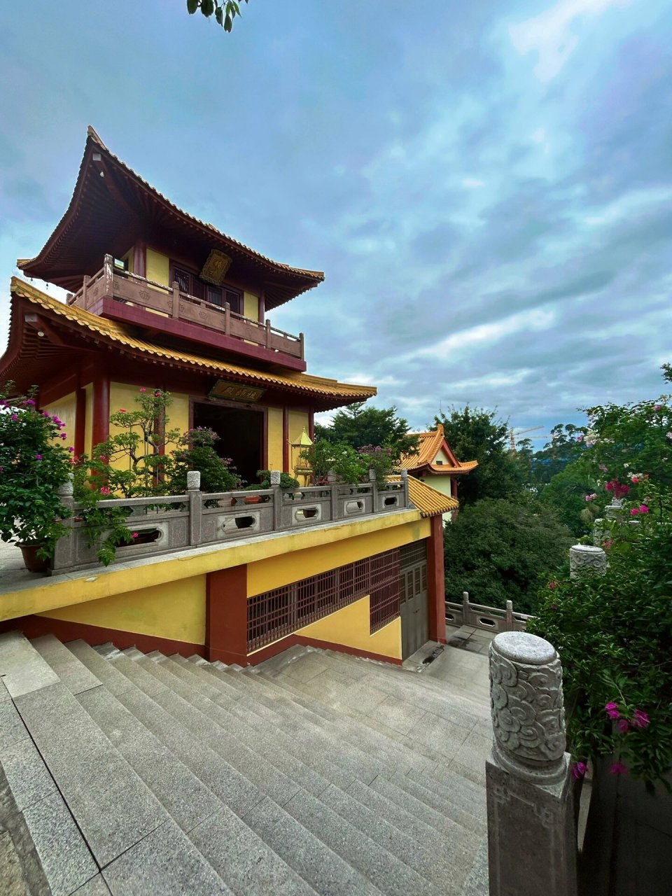 厦门石室禅院 千年古刹——石室禅院 地址:厦门市海沧区阳顺路8号 就