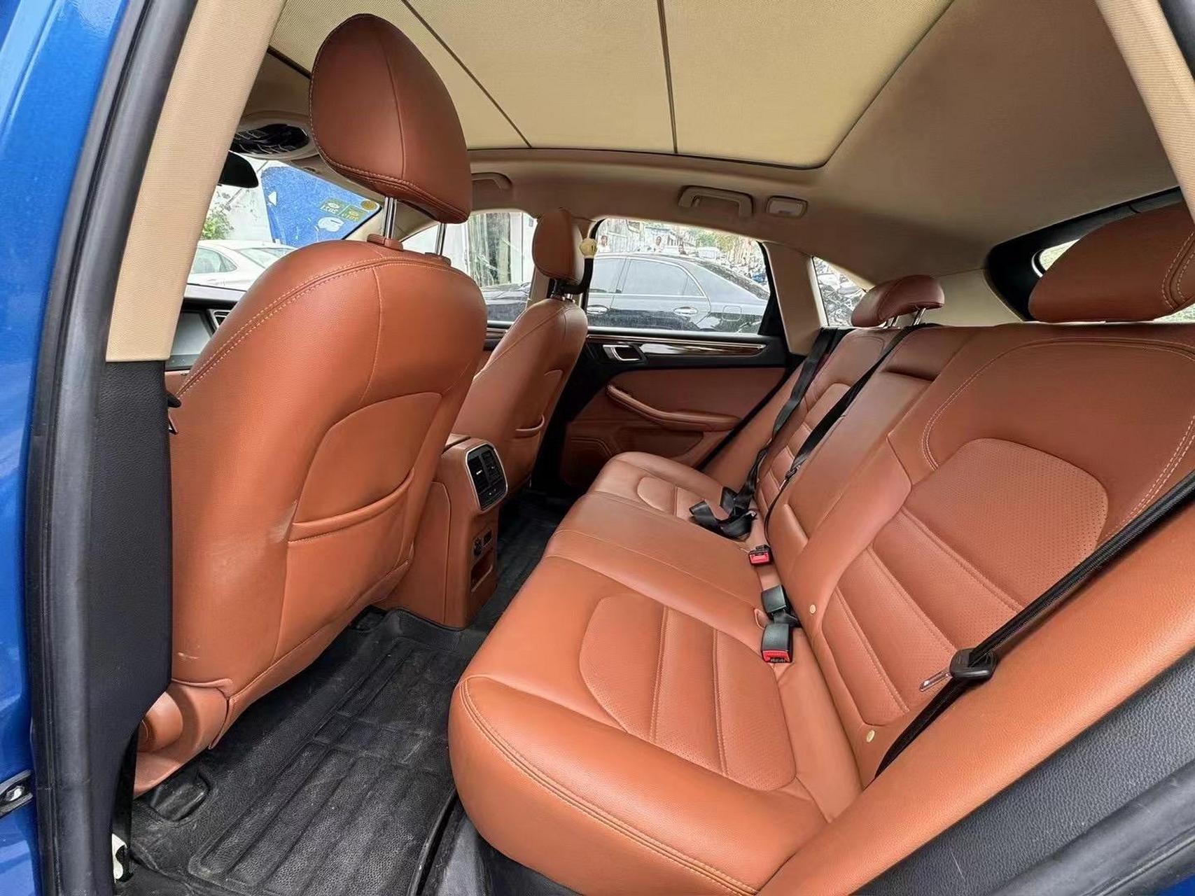 全款4万多  17年保时泰sr9 车况精品原版原漆 个人一手 实表3万多公里