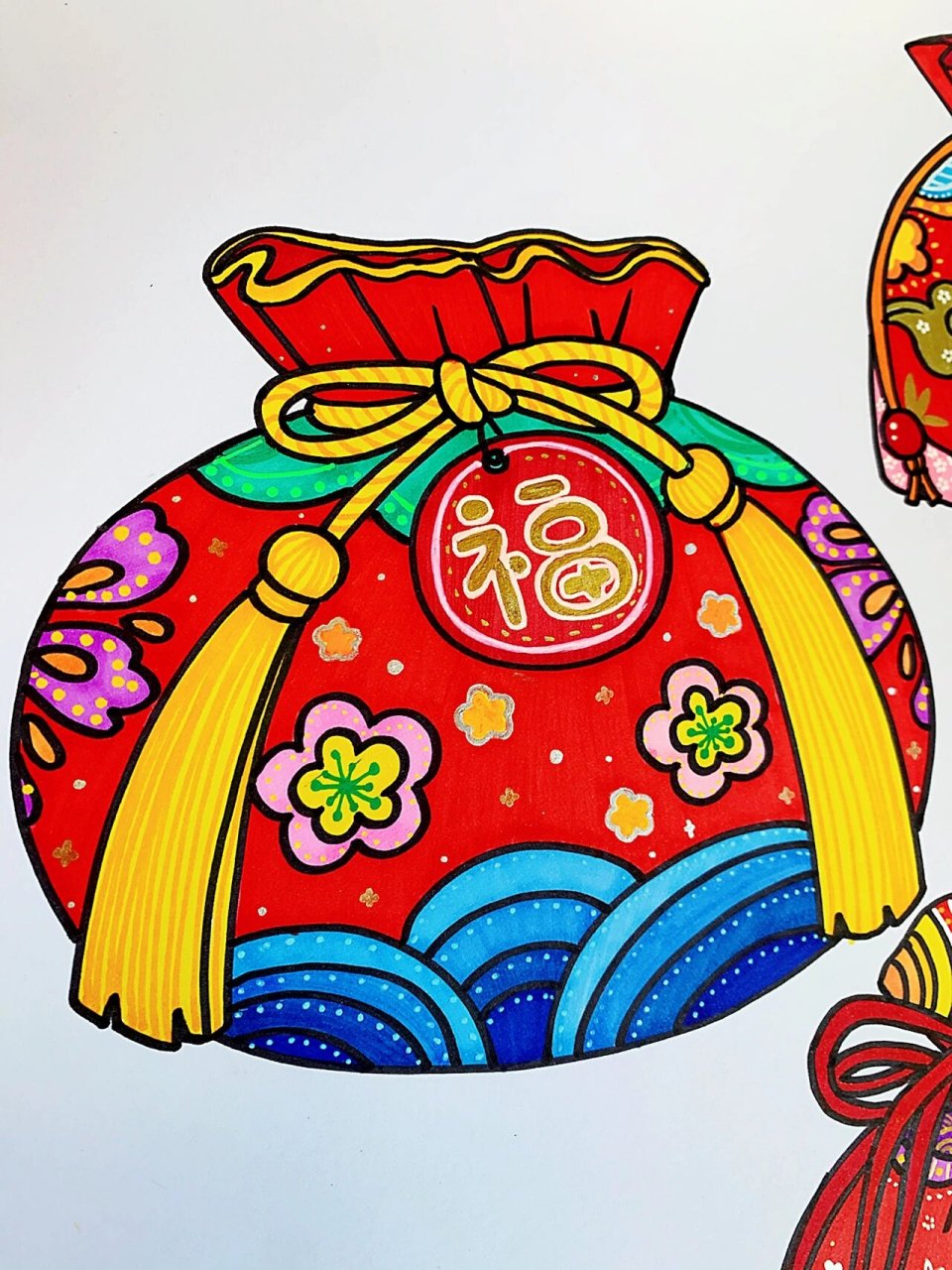 儿童绘画课程教学—《福袋》 "身残志坚"的我终于把福袋画完啦 新的