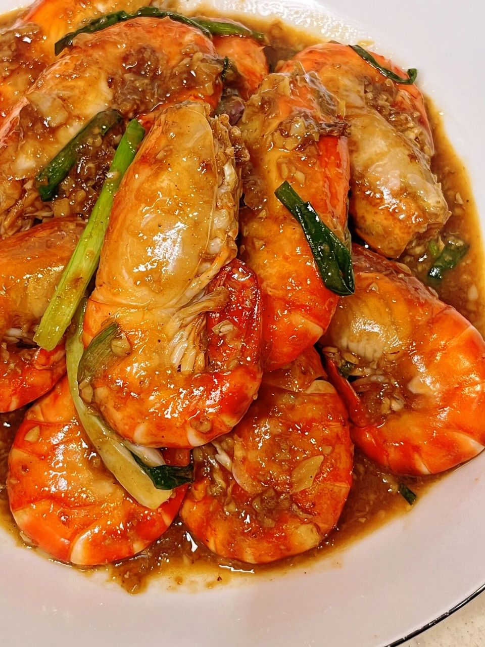 我妈做的拿手好菜-芥末罗氏虾 加了胡椒粉和芥末 真的巨巨巨巨香!