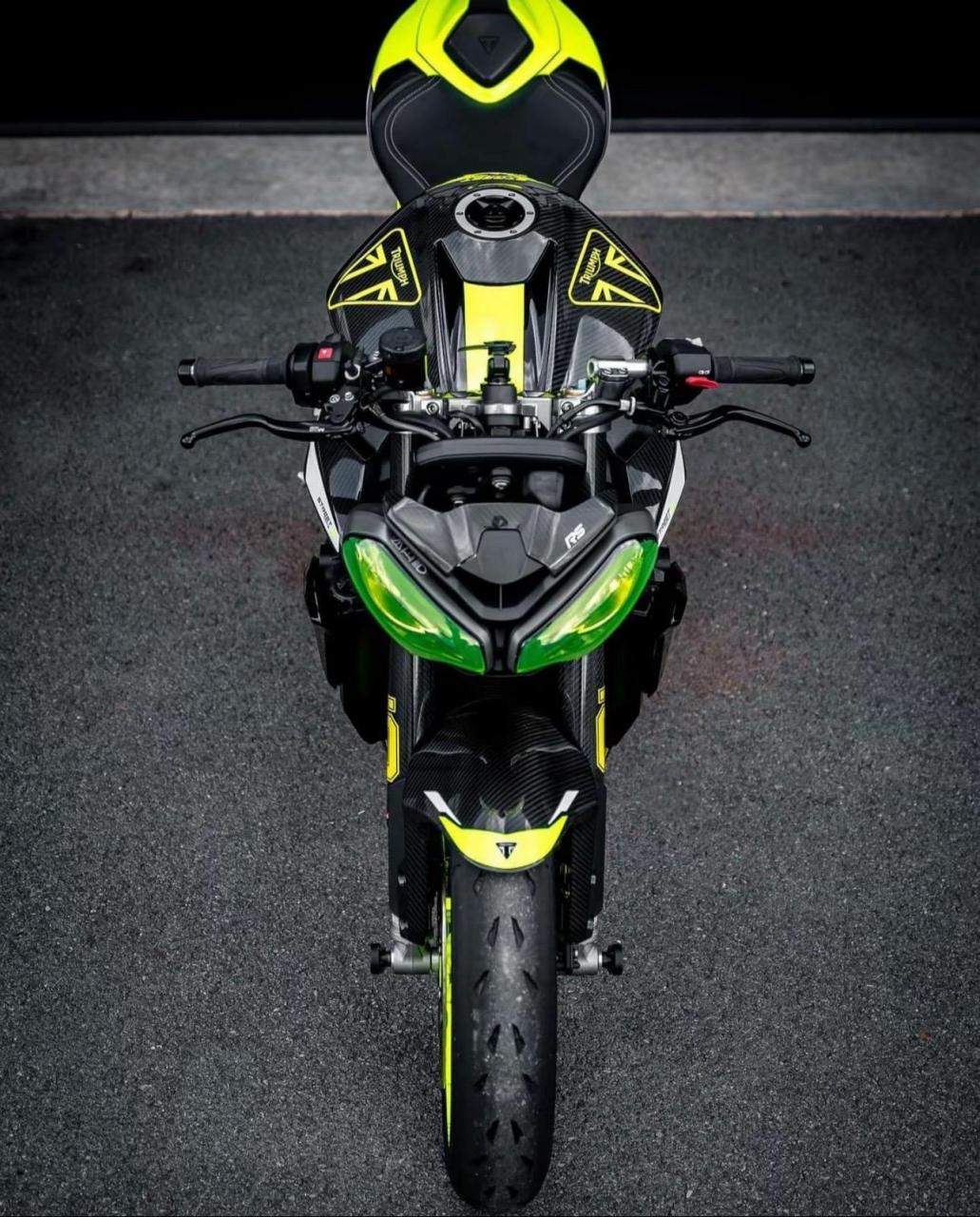 新头准备来了 这个配色怎么样?凯旋765rsmoto2