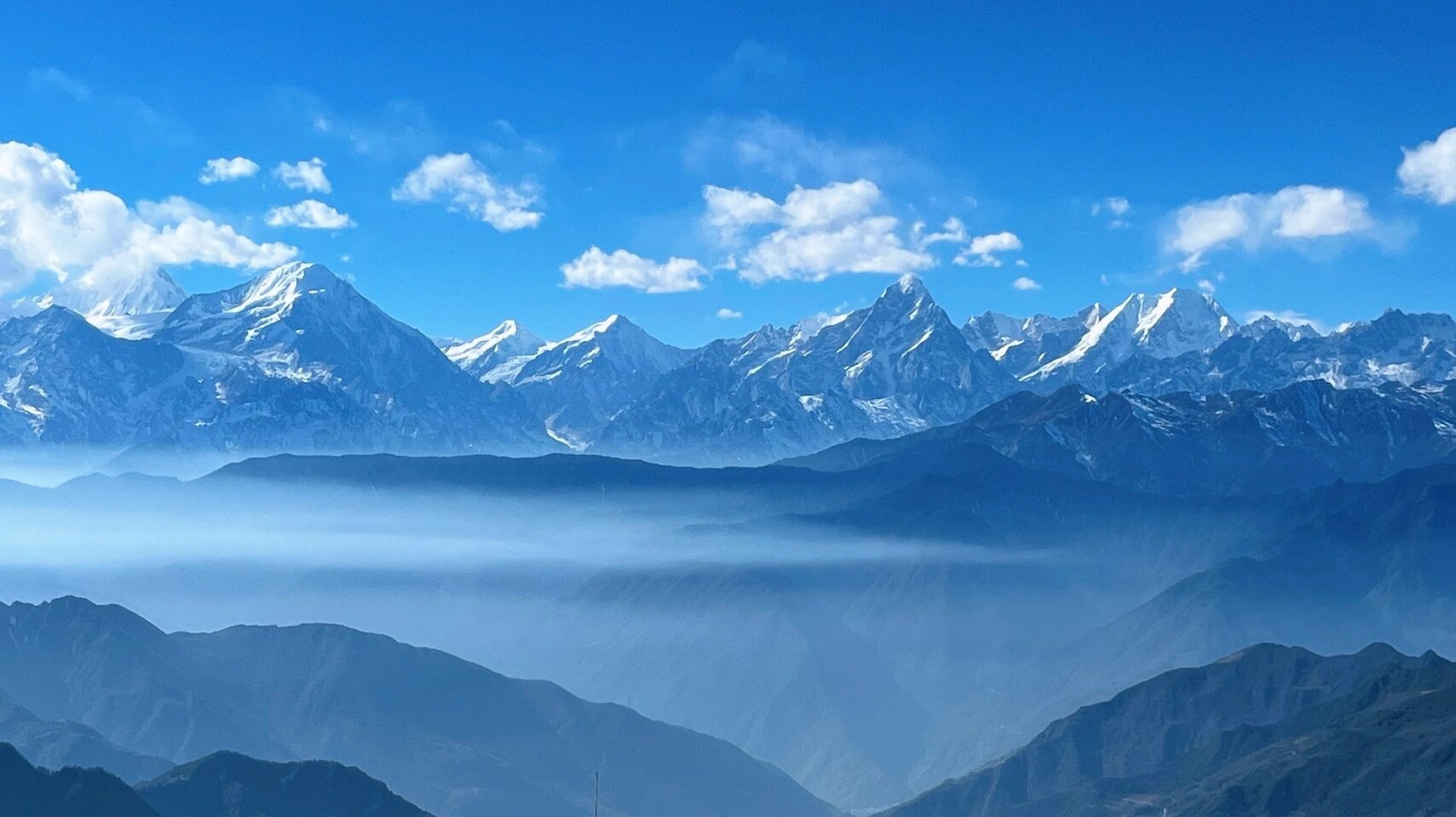 六年前就一直想去的牛背山,被封山耽搁了,2021年底刚开放就马不停蹄