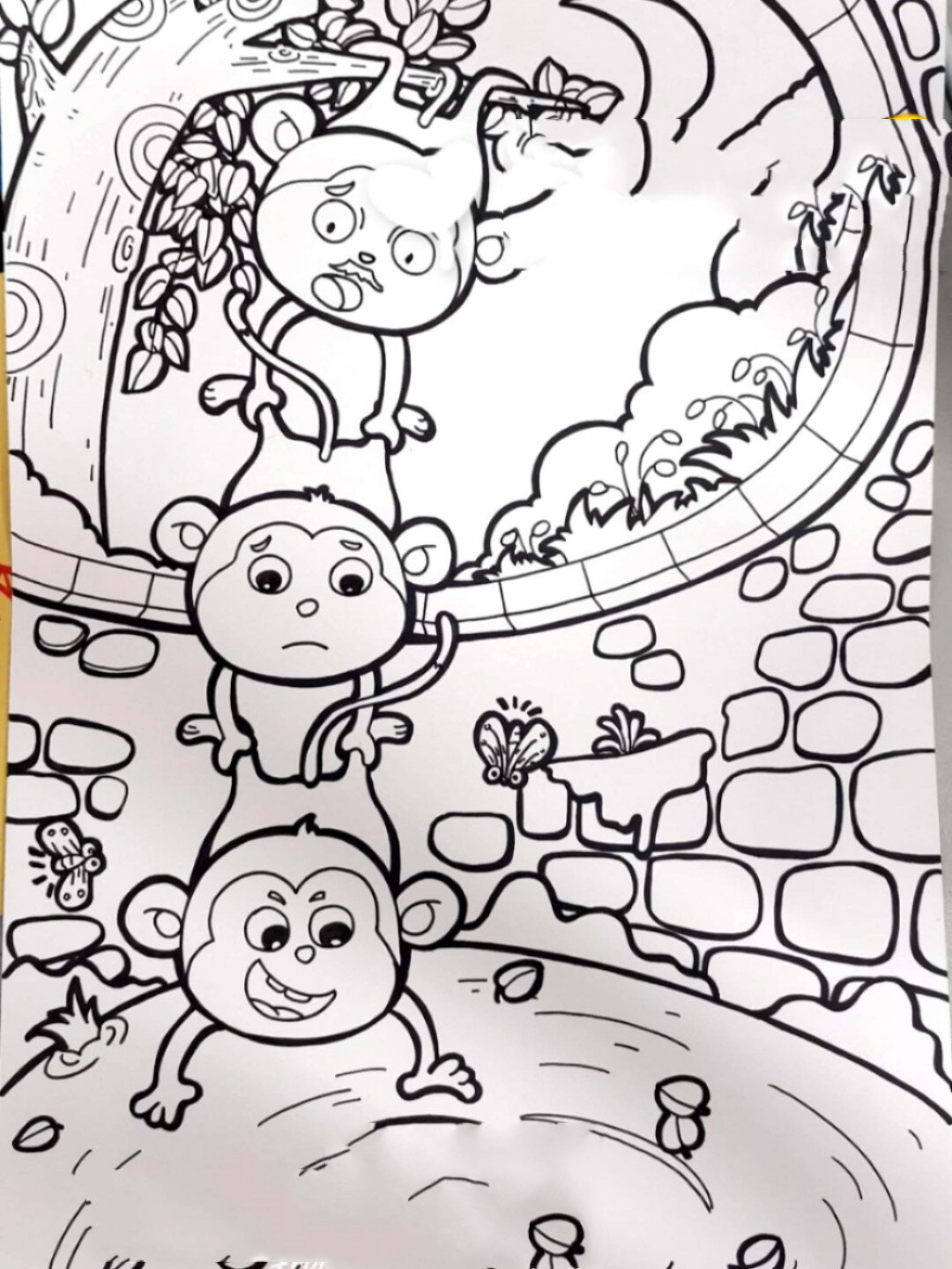 猴子捞月儿童画简笔画 猴子捞月中猴子抓另一只猴子手的位置需要注意