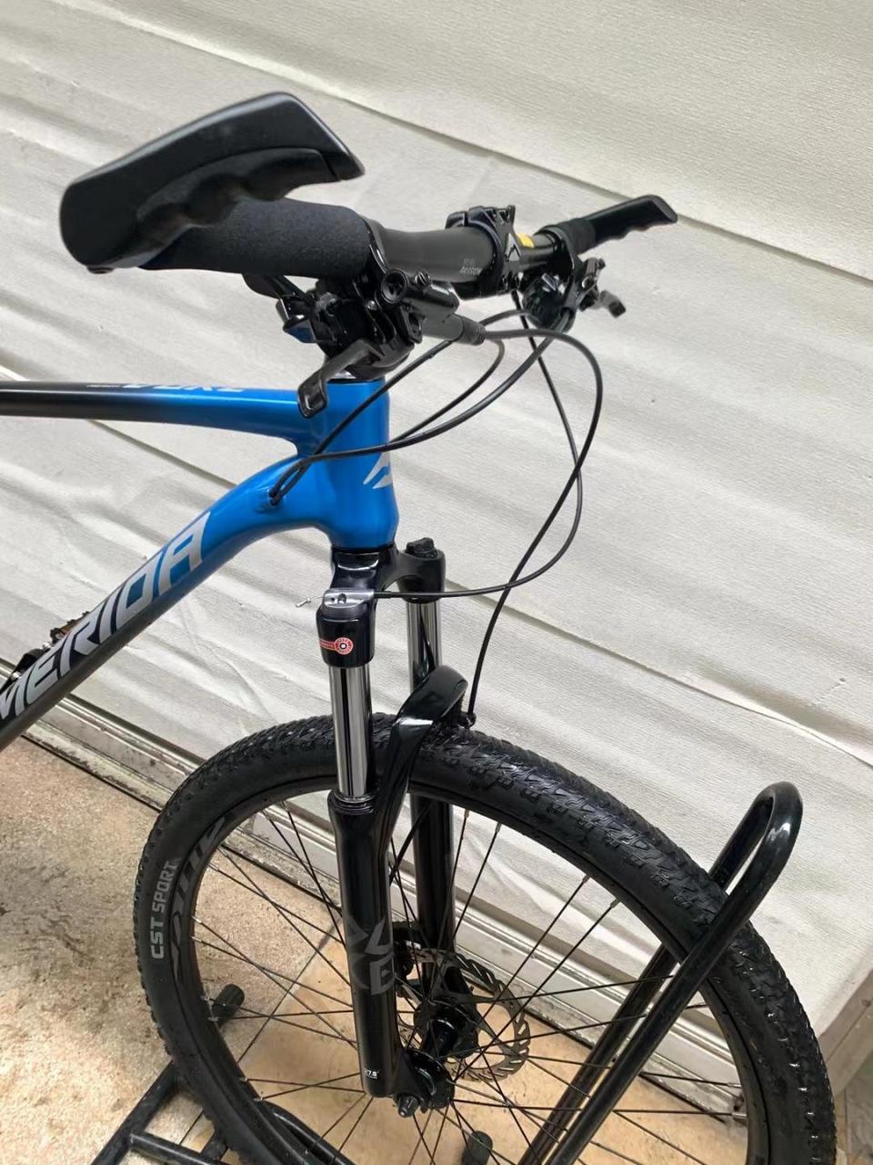 24款美利达公爵600,特价2499配置禧玛洛cues20速油压碟刹,19大车架,铝