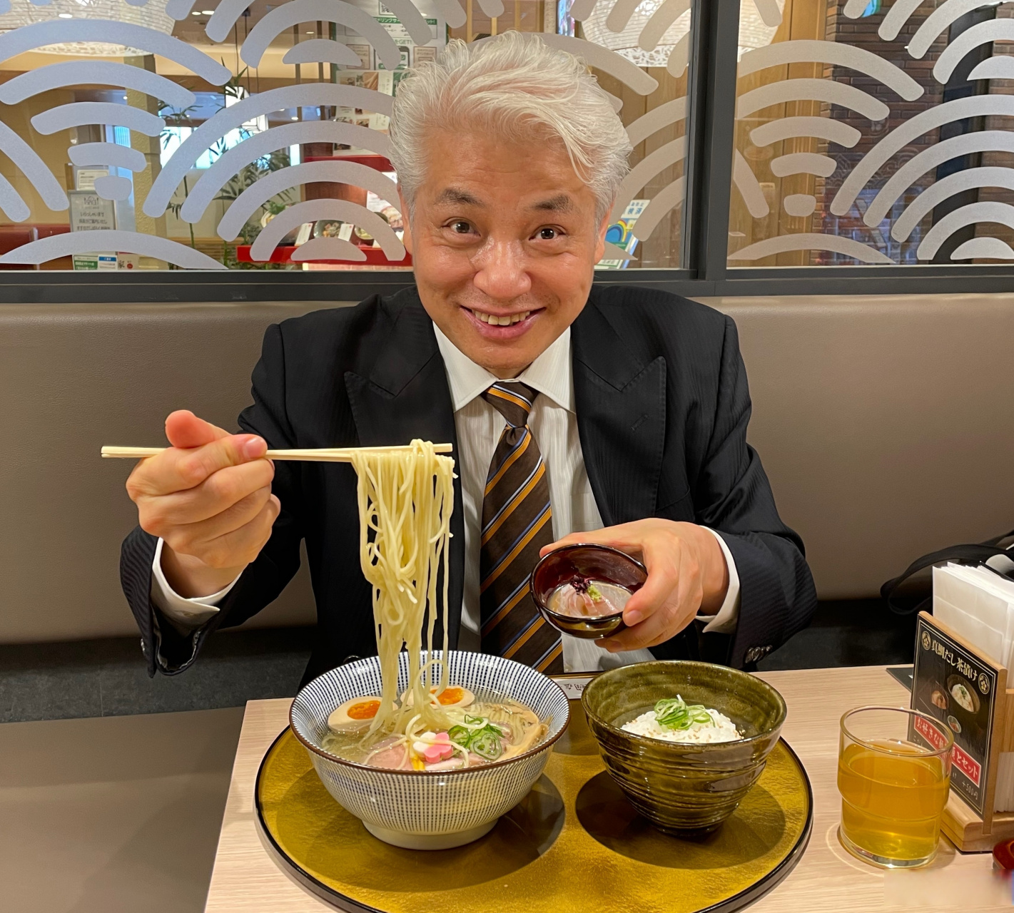 今天上午,我在位于东京池袋的东武百货店13楼,采访了