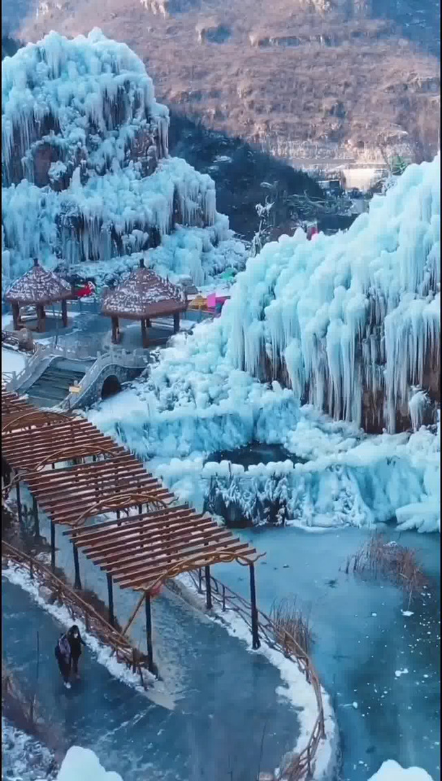 保定龙居瀑布景区介绍图片