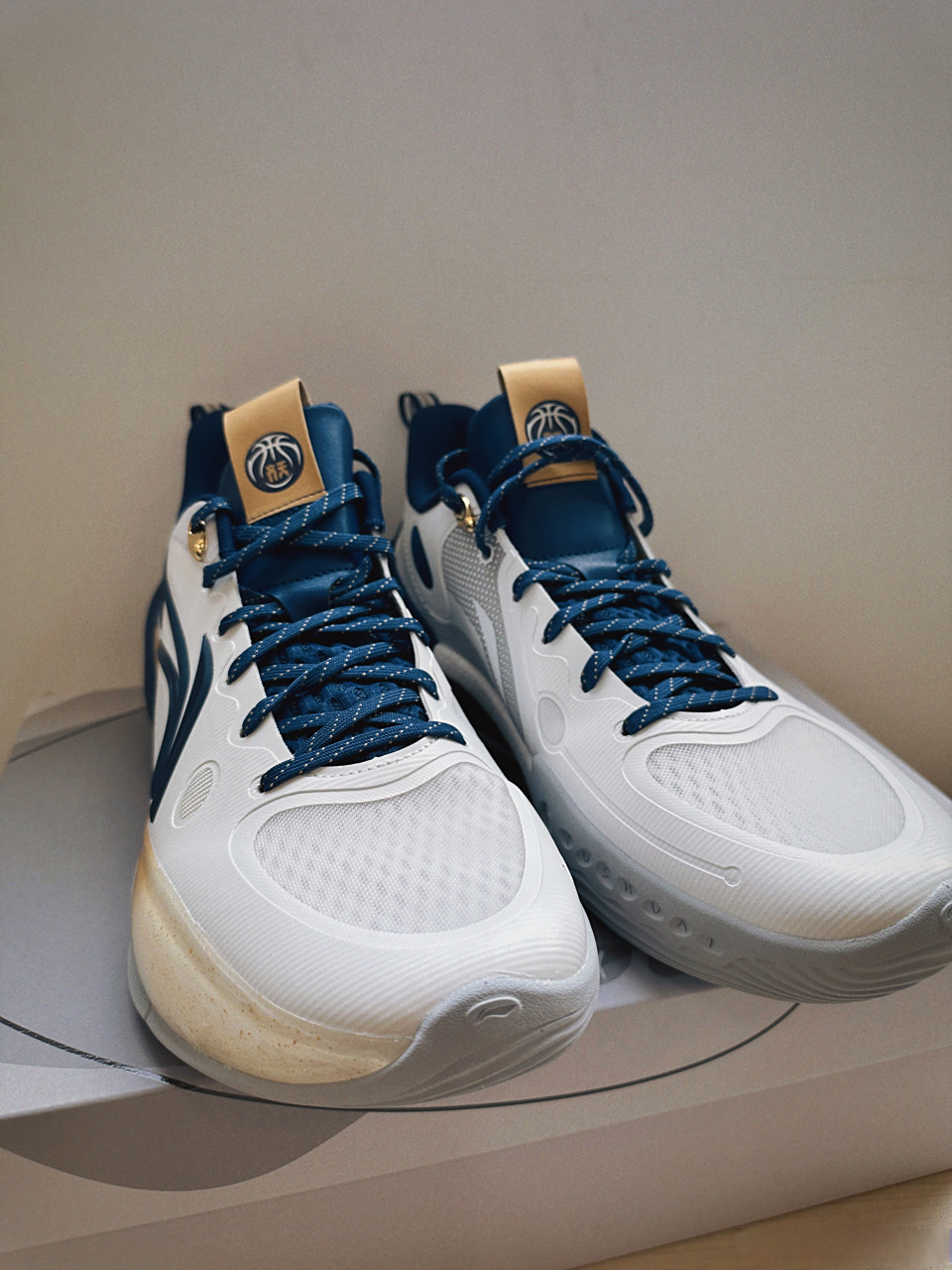 cba##cba新赛季# 李宁推出的cba各球队专属配色球鞋,有心动的吗[喵喵