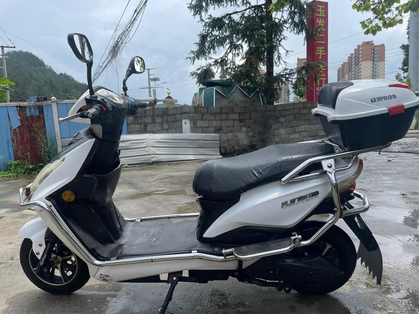 绿驹电动车,1500w超大电机,速度可到70码,手续齐全,成色如图,续航50