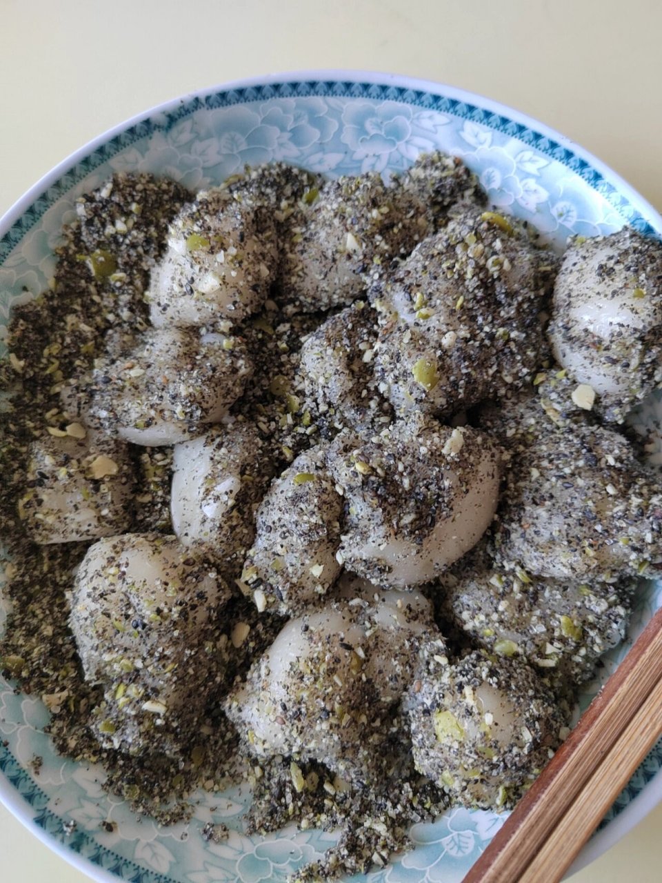 7早饭,麻子果 家乡有道美食:油条夹麻子果 想家了,今天就吃纯纯的家乡
