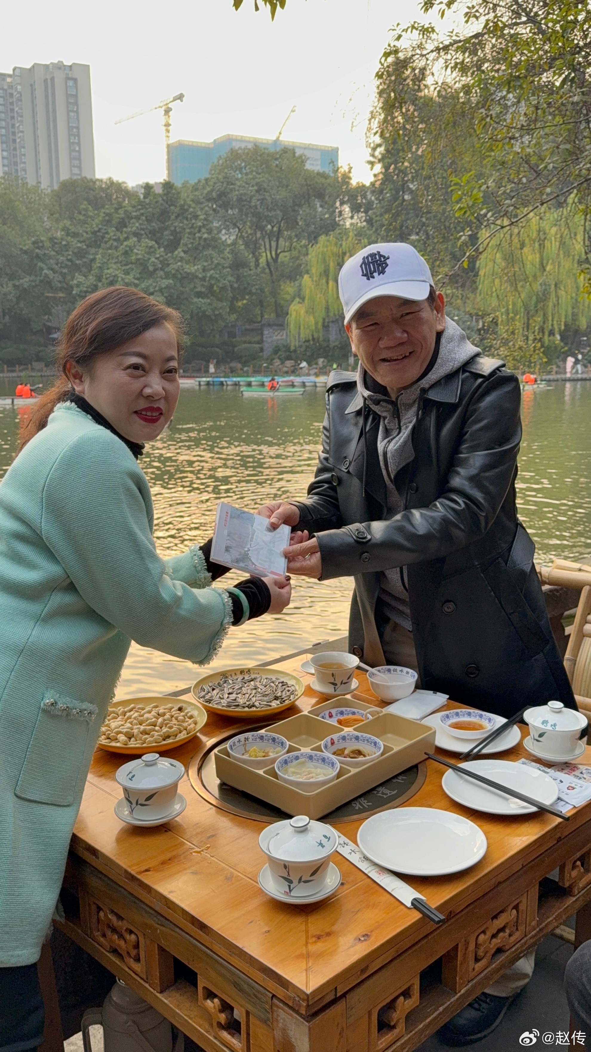 演出前的放松,安逸的很～#日常分享##赵传给所有知道我名字的人巡演