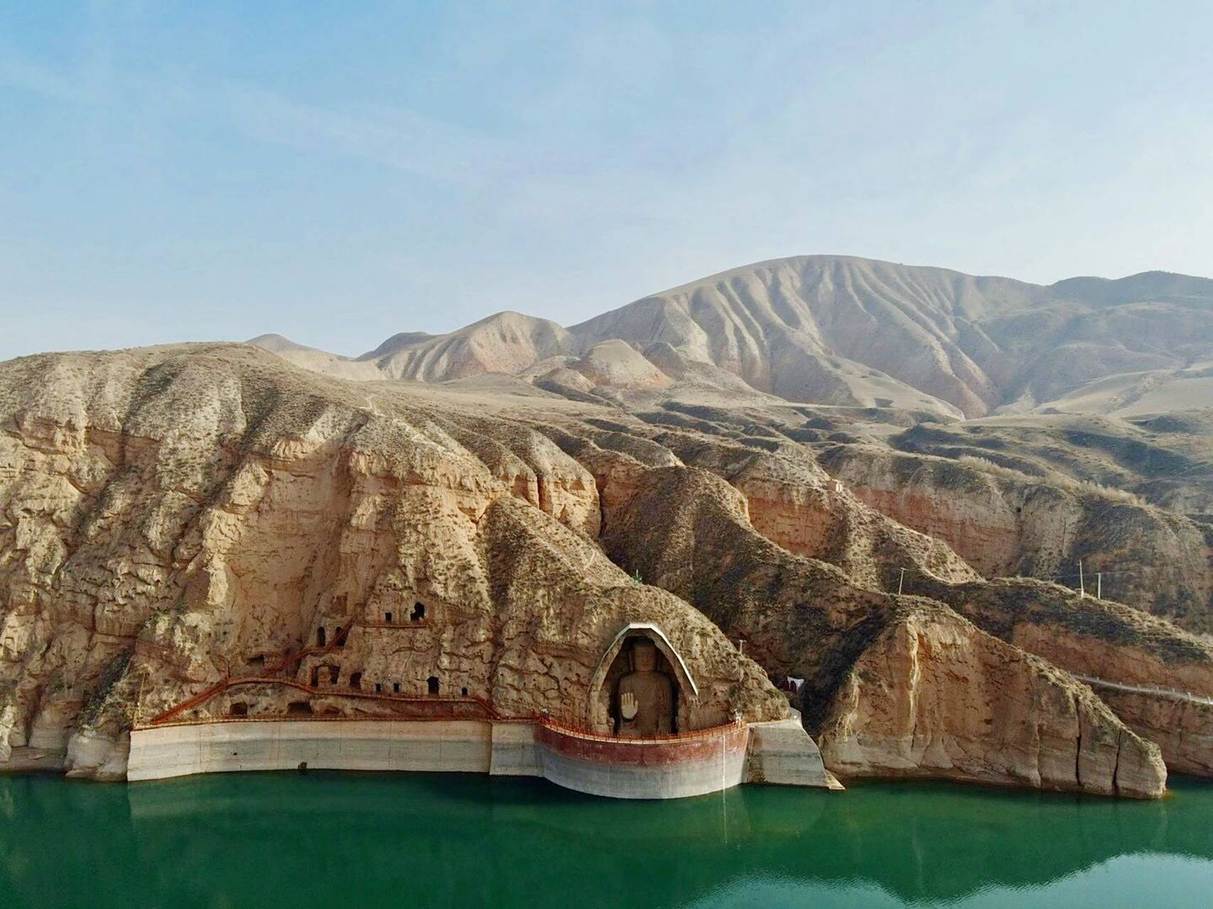 中国石窟的鼻祖,天梯山石窟 天梯山石窟位于武威城南50公里的张义镇灯