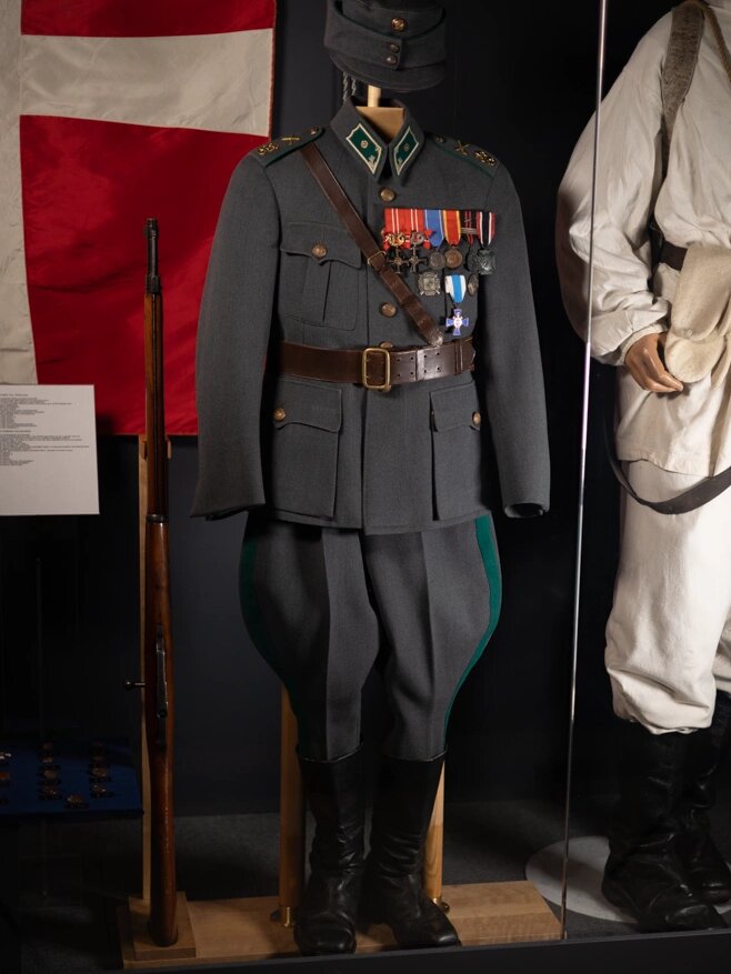 芬兰人西蒙·海耶的绰号是"白色死神",在冬季战争中