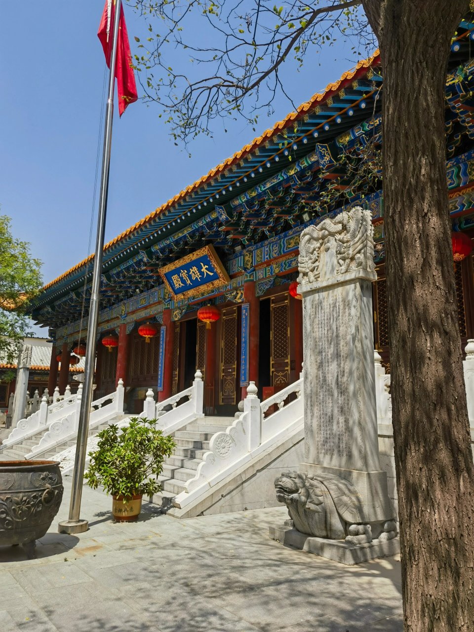 闹市中的太原龙华寺 龙华寺 创建于北齐时期,历经1500余年的历史,是