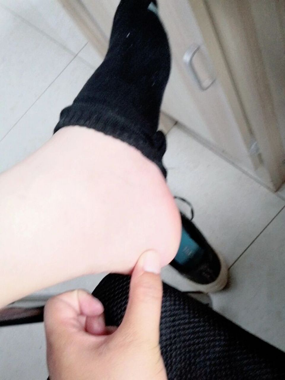 脚跟骨疼 脚后这个地方疼,按着是骨头,万能的小红书求助.