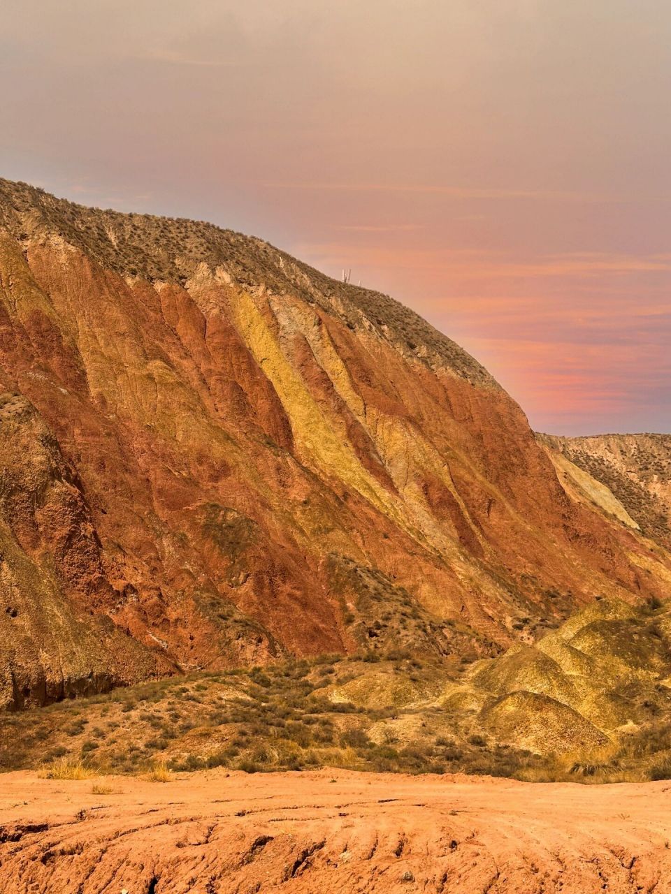 兰州的丹霞风景完全不输张掖啊 兰州的水墨丹霞和张掖的七彩丹霞都去