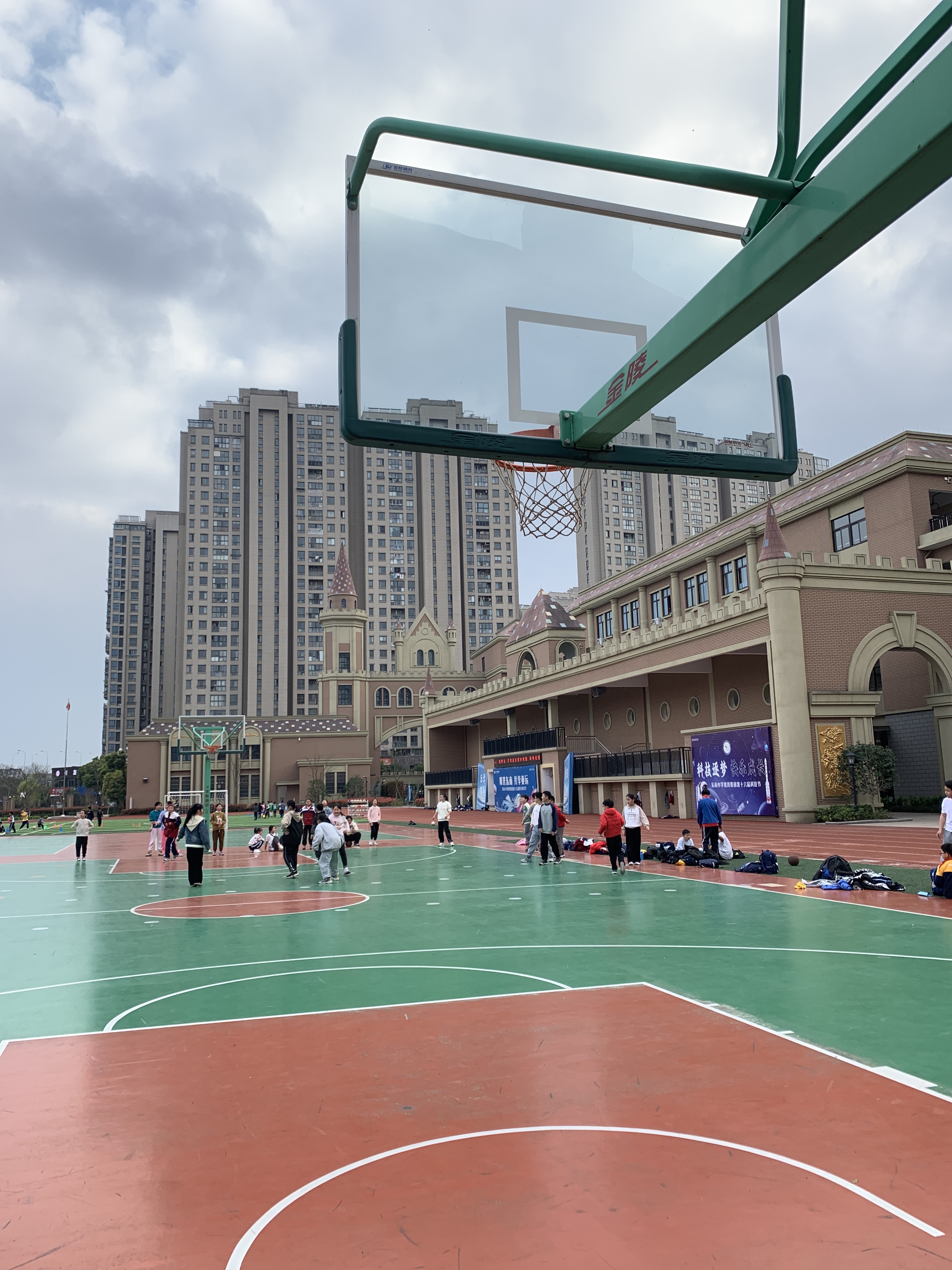 东南小学校区很美