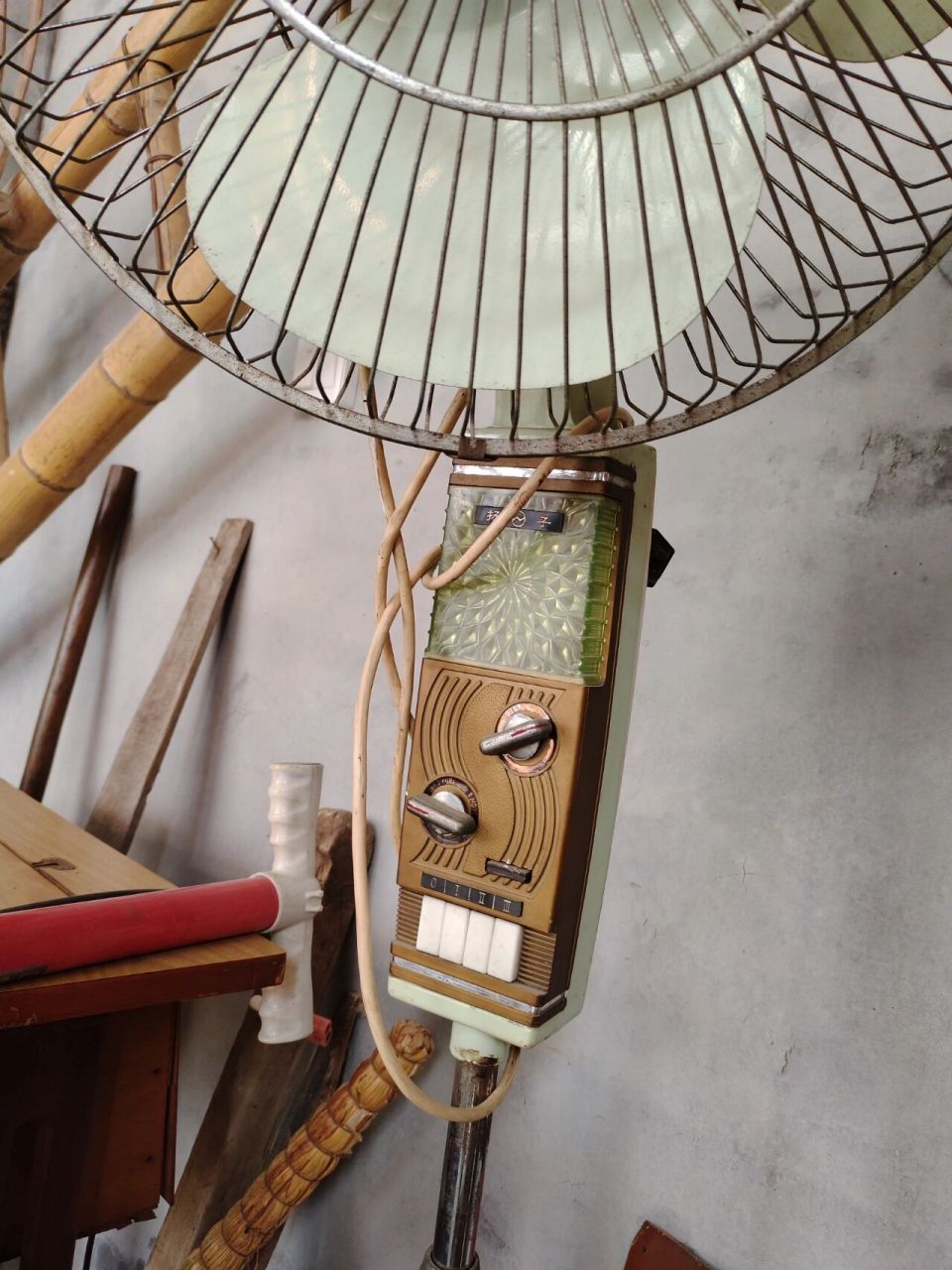 风扇七八十年代落地扇,老风扇,火锅店摆设 风扇七八十年代落地扇,老