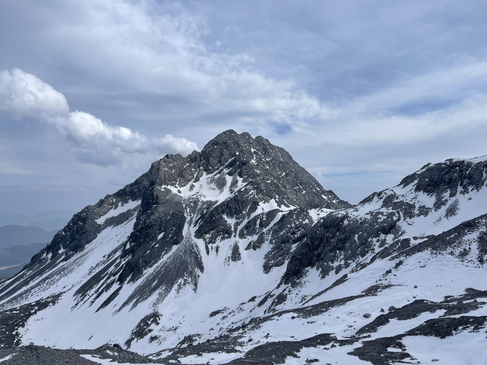 你知道玉龙雪山最高的山峰叫什么名字么 文下有攻略 扇子陡峰扇子陡峰