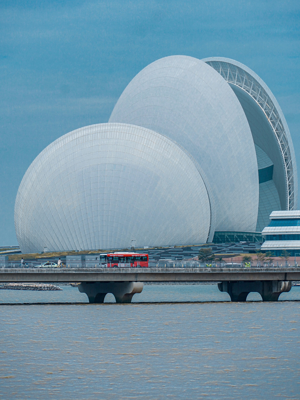 珠海地标日月贝|中国第一座海岛上的歌剧院 今年年初在网上被珠海大