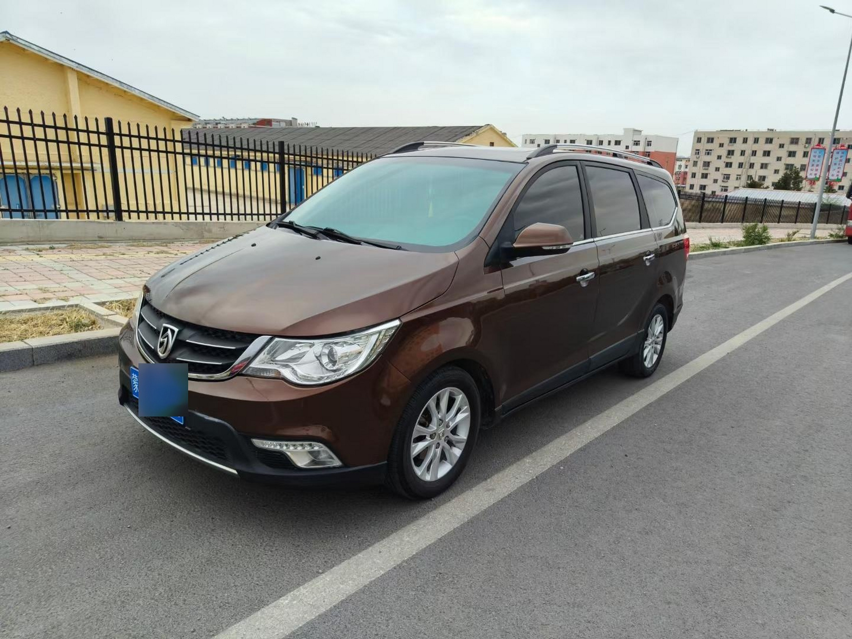 代售 15年宝骏730 价格2.x万 手动挡1.