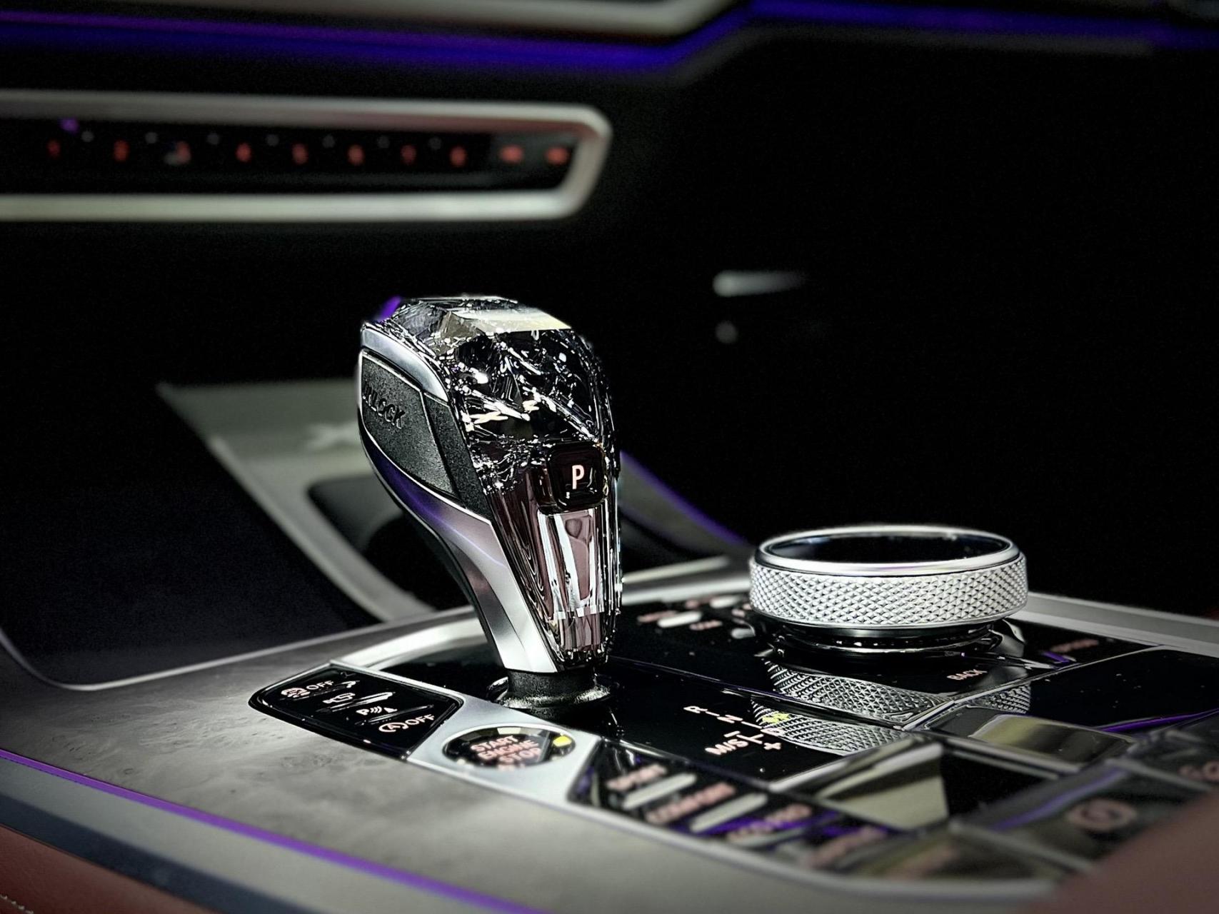 再见了#宝马x5水晶鸡腿档,24款为水晶"兰花指"档把,带48v轻混系统