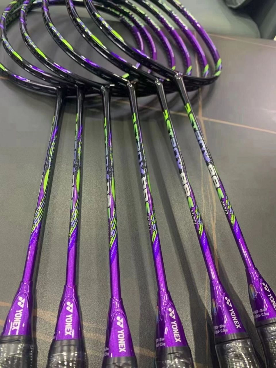 李宁新品战戟9000 配色是copy国羽88sp么?