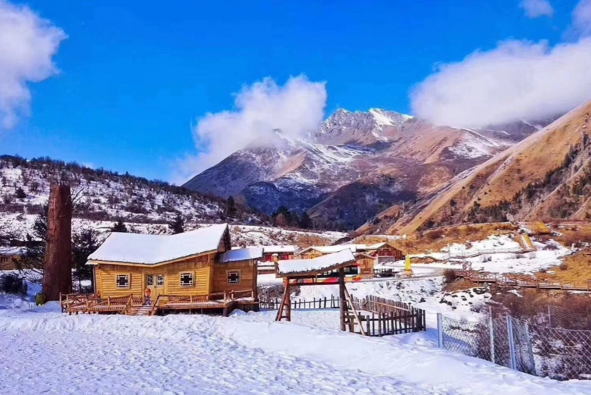 鹧鸪山自然公园滑雪场#详细费用90 门票70 观光车40 滑雪2小时188