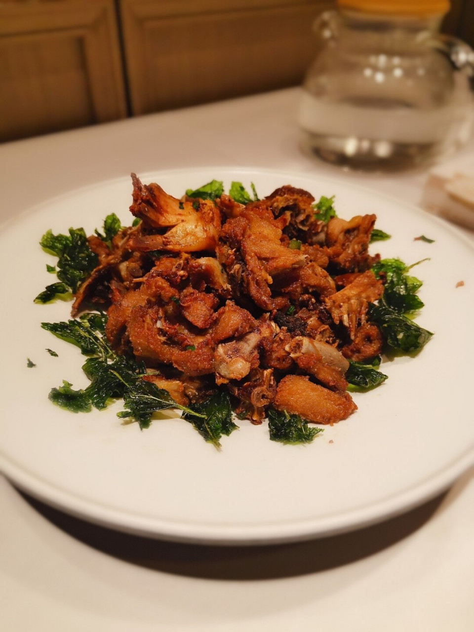 78"城南往事"是一家主打鲁菜的餐厅,烤鸭是招牌菜,位于新业路来福士