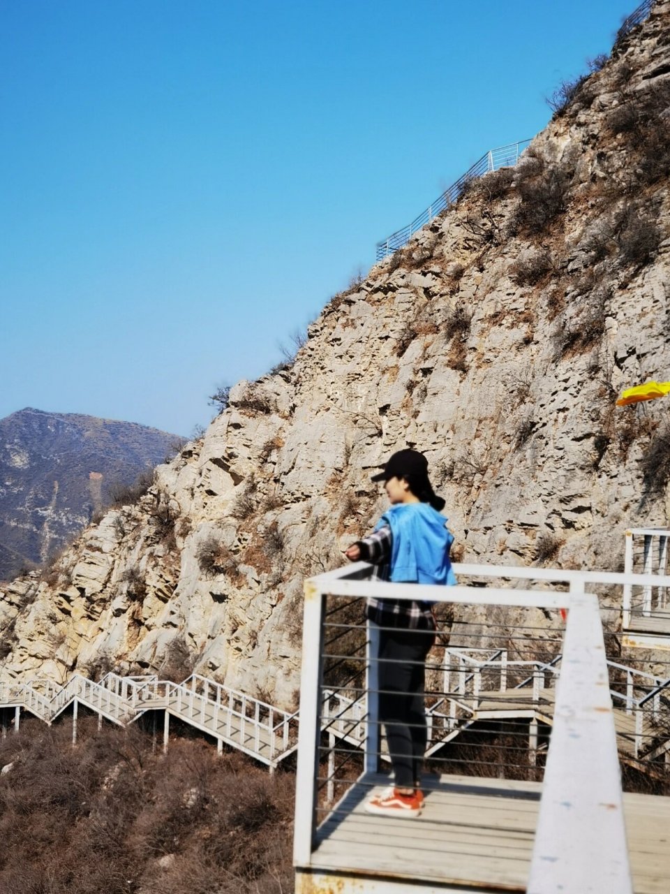 新密小顶山 皇姑寨位于荥密交界界沟村南部的山顶上,皮定均将军"智取