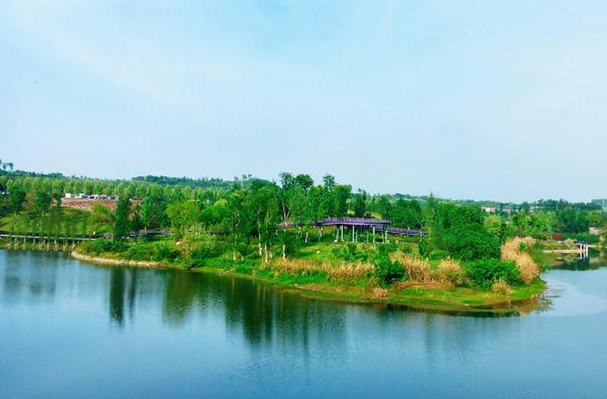 重庆市璧山好玩的地方有:漫水湾公园,龙珰山公园,金冠房车营地公园