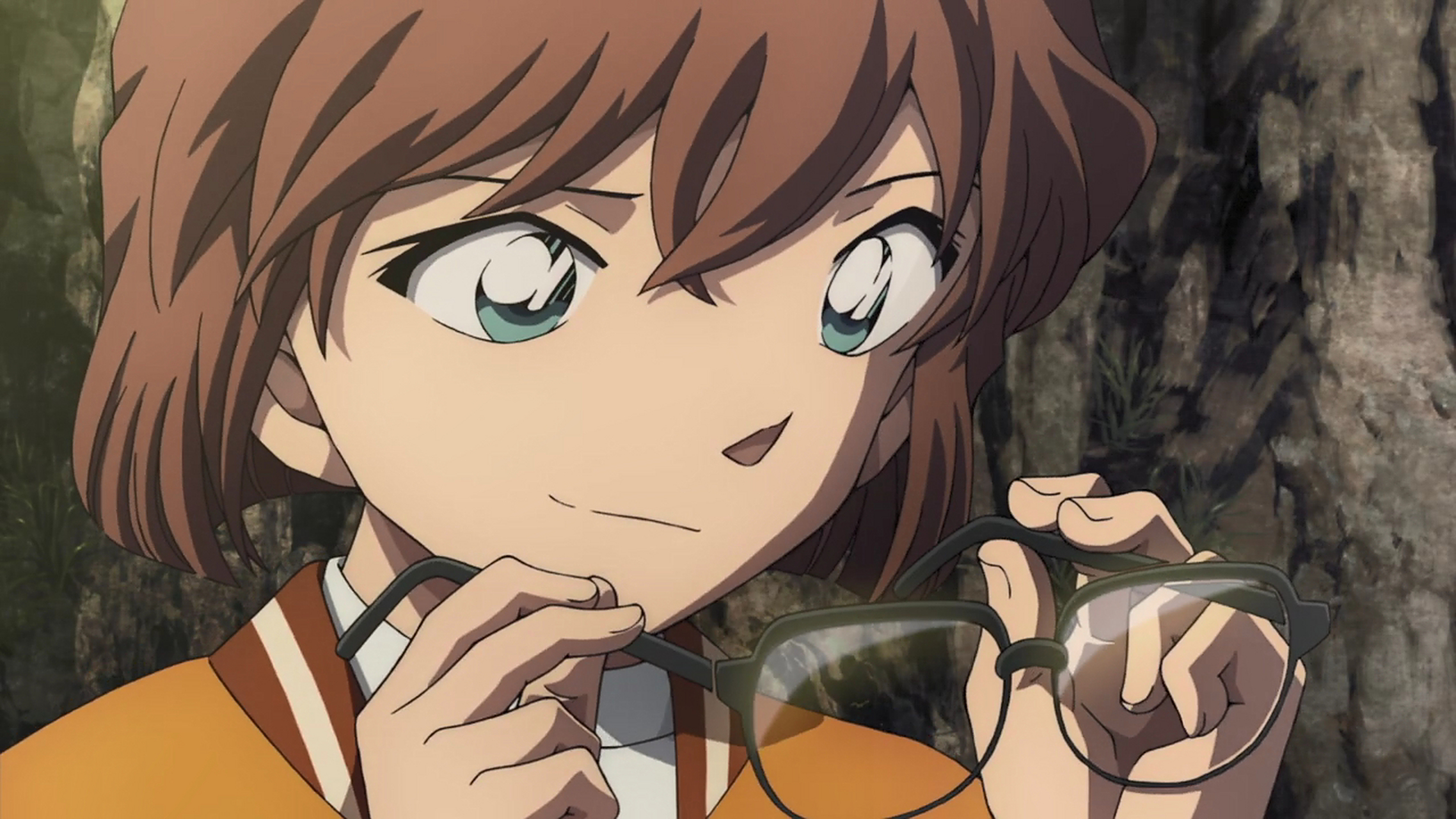 《名侦探柯南:黑铁的鱼影》里,柯南帮灰原哀戴眼镜,这大概就是战友情