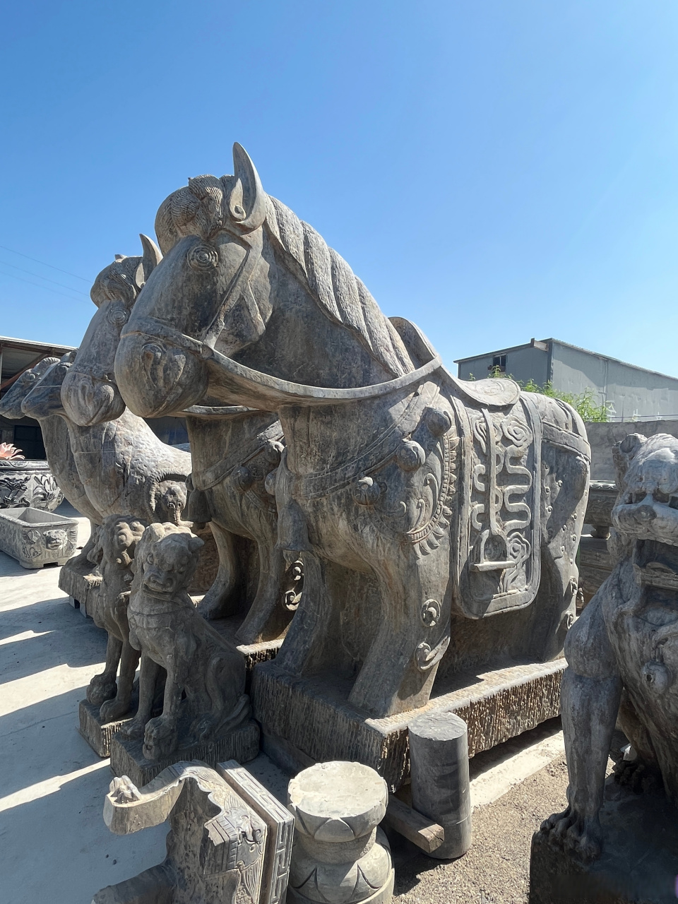 骏马奔腾石雕马园林动物石马雕塑石制品马到成功公园景区广场装饰