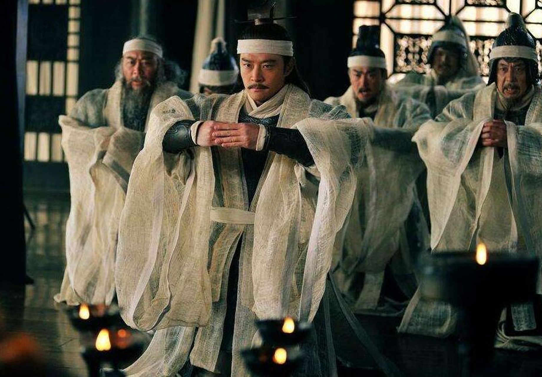 白事三跪九叩的礼节 白事中的三跪九叩之礼,有什么步骤,如何去做?