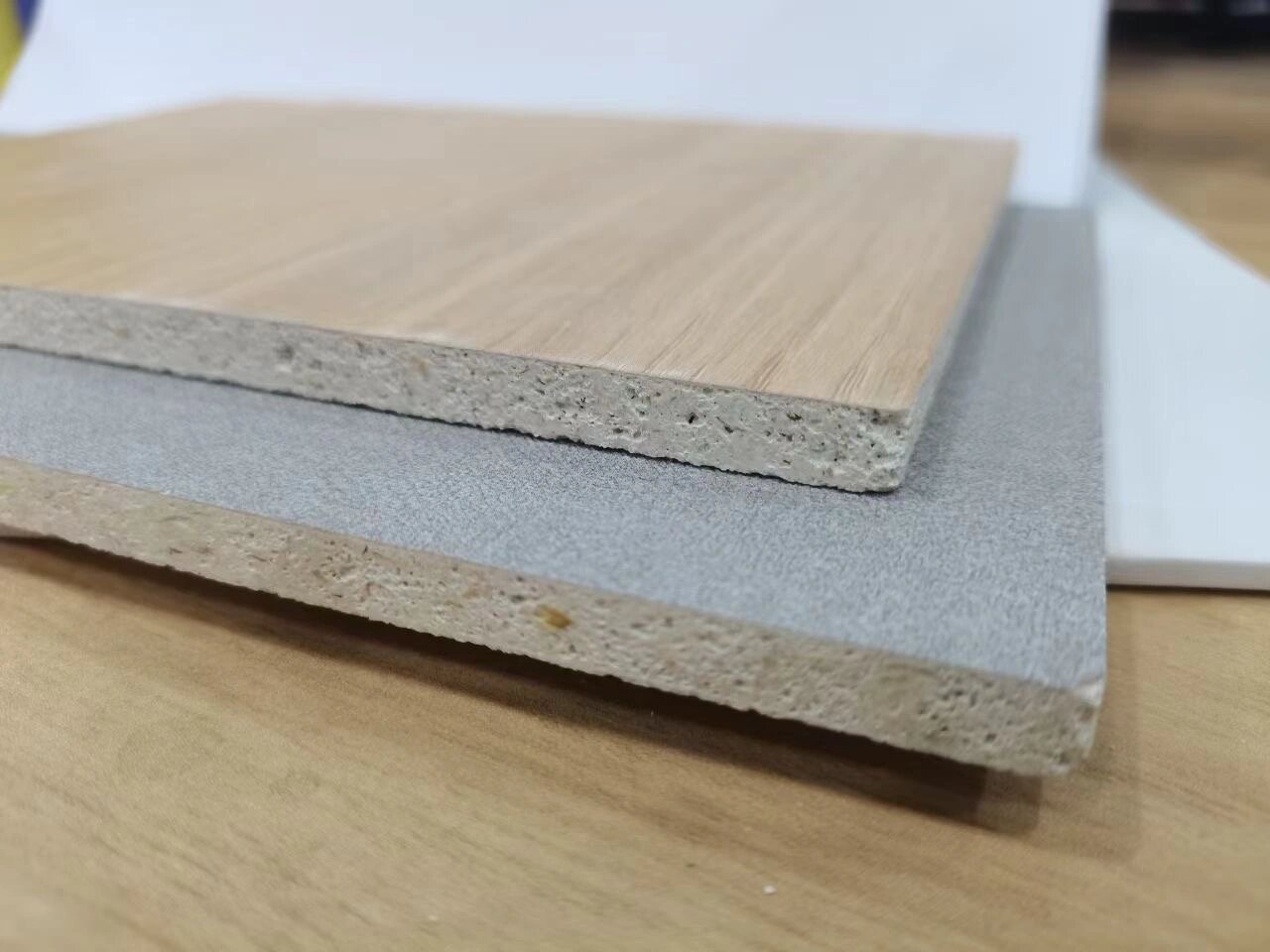 a级防火板,遇火阻燃,轻松通过消防严格场所,适用于厨房,卫生间;商场