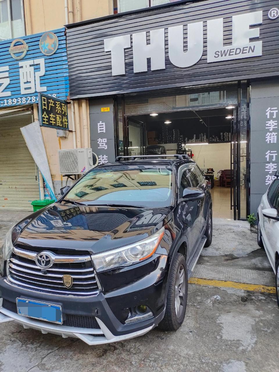 丰田汉兰达加装拓乐9593行李架.