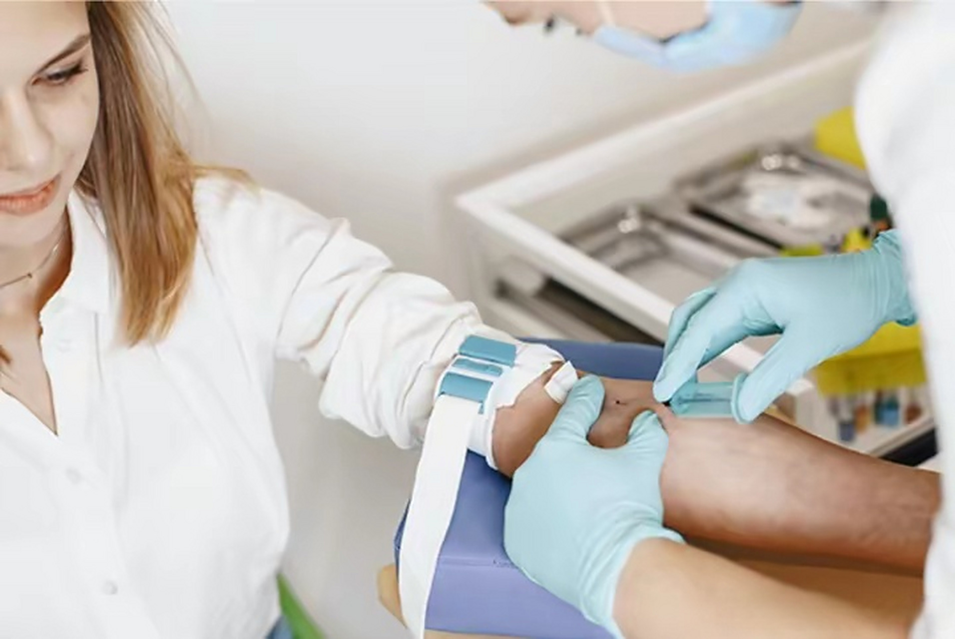 乐泰应用# 常见的一次性使用静脉留置针是由针管组件,导管组件,输注