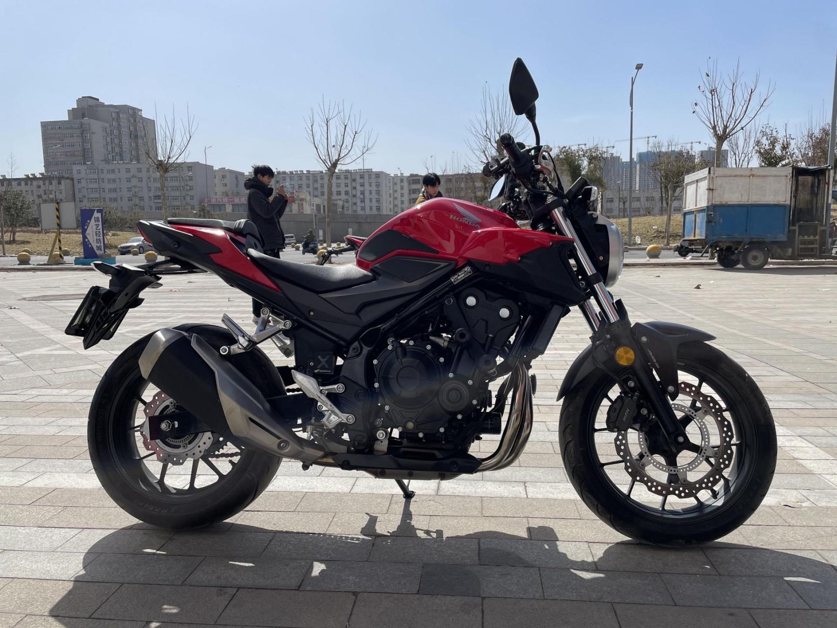 最新到店 本田cb400f圆灯版 原厂灯也在 22年10月上牌 安全行驶8200