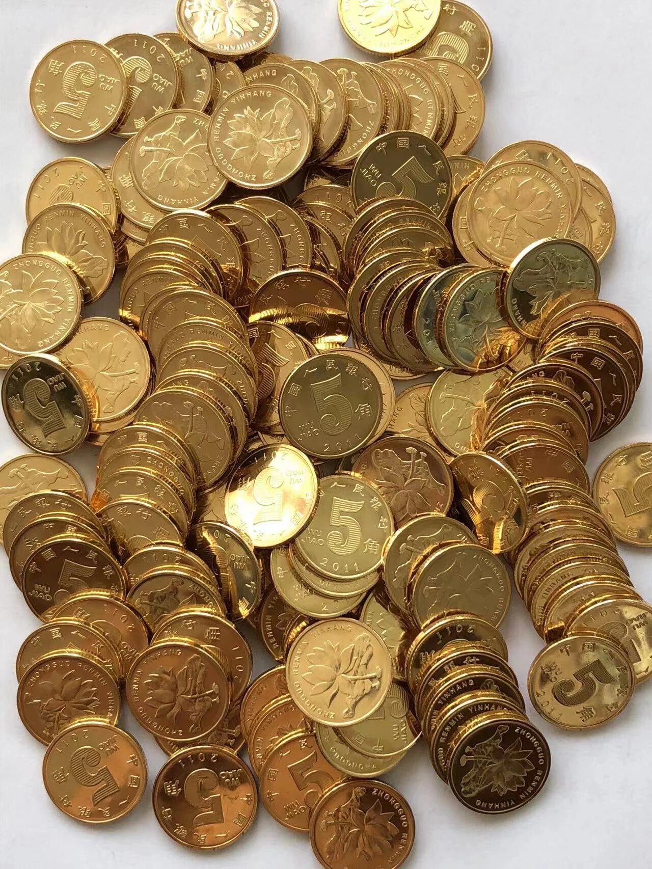 金色五毛全新硬币